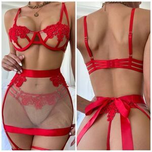 ❤️ Embroidery Mesh Underwire Garter Lingerie Set
